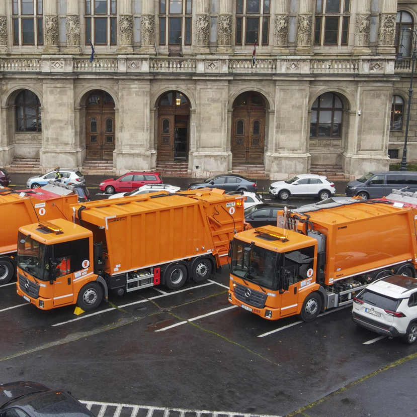 Mintegy száz új hulladékgyűjtő jármű kezdi meg munkáját Budapesten