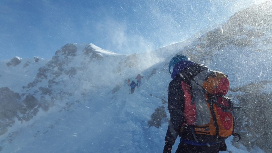 A hegyvidéki hótakaróval együtt nem csak a téli sportokat veszíthetjük el