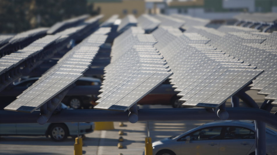 Vajon megvalósítható a tisztán napelemes autó?