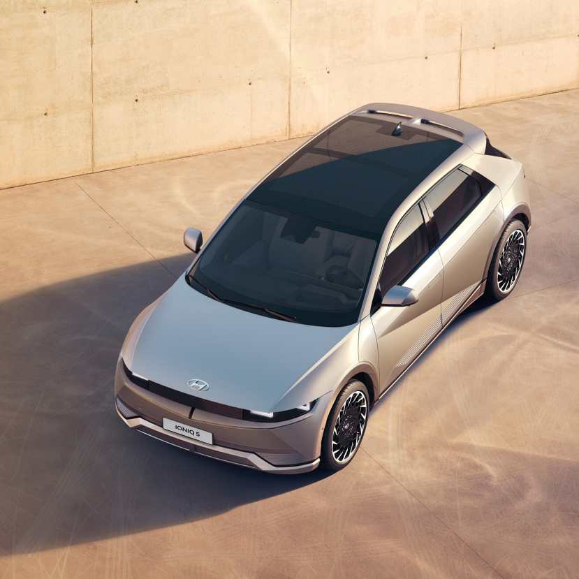 Napelemes tetővel fut a Hyundai új e-autója