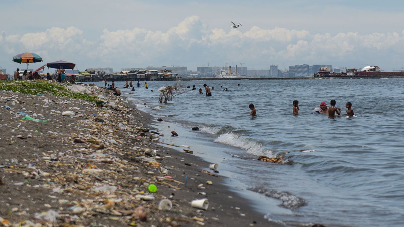 Elképesztő mennyiségű maszk borítja a Fülöp szigetek partvidékeit