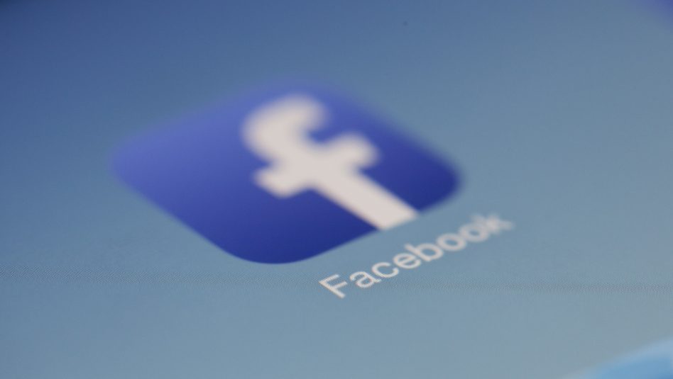 Bejelentették: a Facebook ma már 100 százalékban ingyenáramról működik