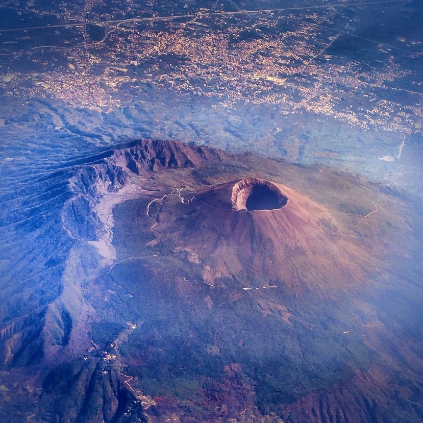 Mégsem a szuezi dugó, hanem az Etna kitörése okozott kiugró kén-dioxid-szennyezést