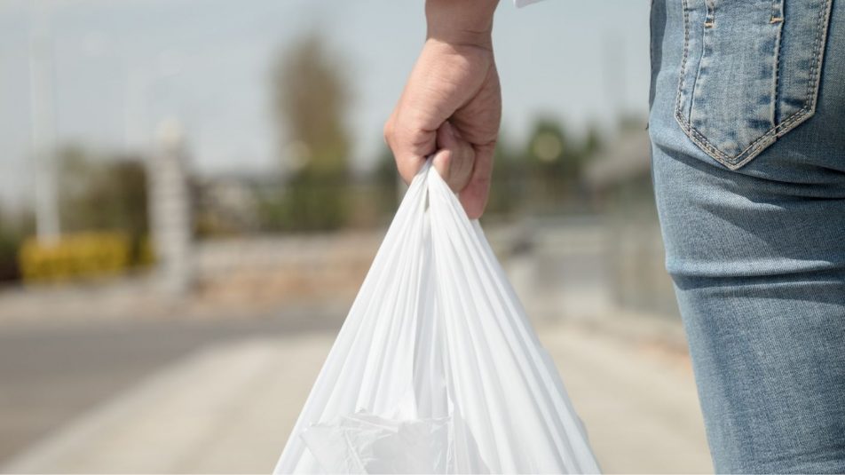 Újabb európai országban tiltják meg a műanyag szatyrok és zacskók árusítását
