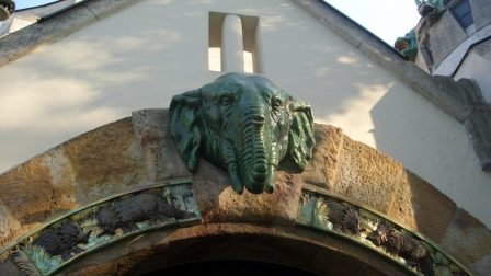 Hungary_budapest_zoo_entrance_elephant_house