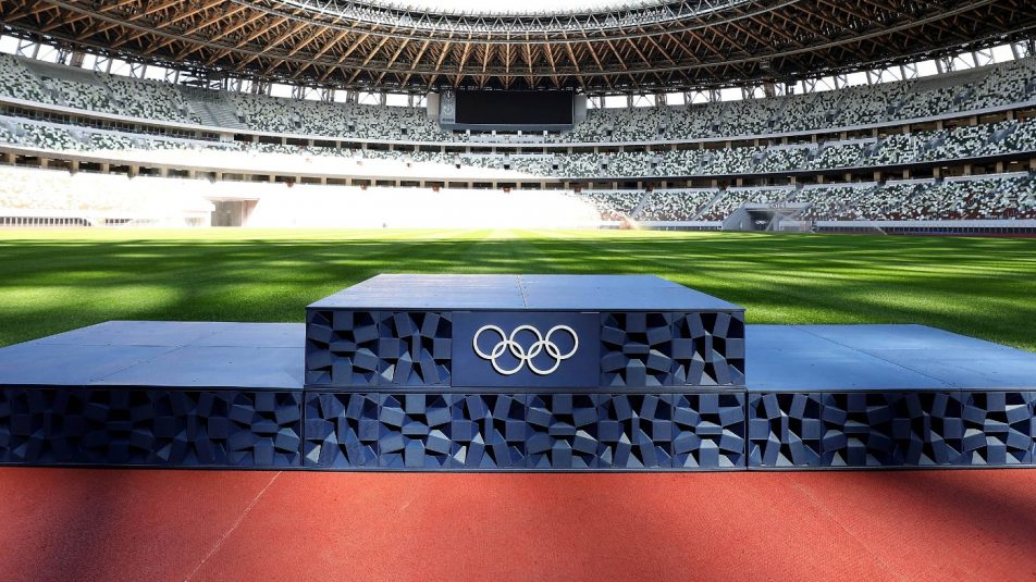 Az olimpiai bajnokok újrahasznosított dobogón vehetik át az érmeiket