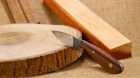 Tudósok edzett fából készült, acélkeménységű kést készítettek