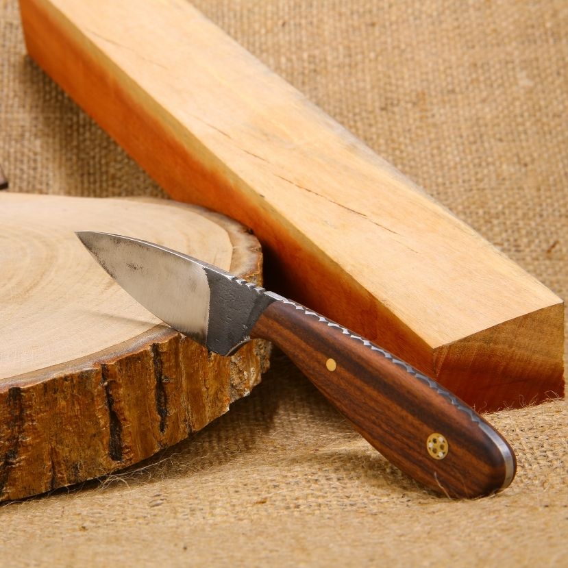 Tudósok edzett fából készült, acélkeménységű kést készítettek