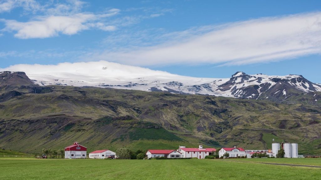 Izlandi táj az Eyjafjallajökull tűzhányóval