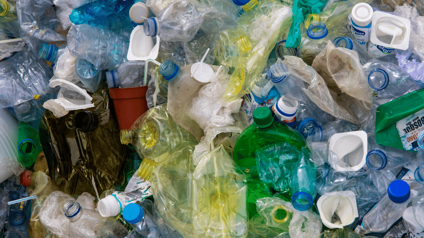 Egy hétig mindenki számolja a műanyag hulladékot a greenpeace kampányának részeként