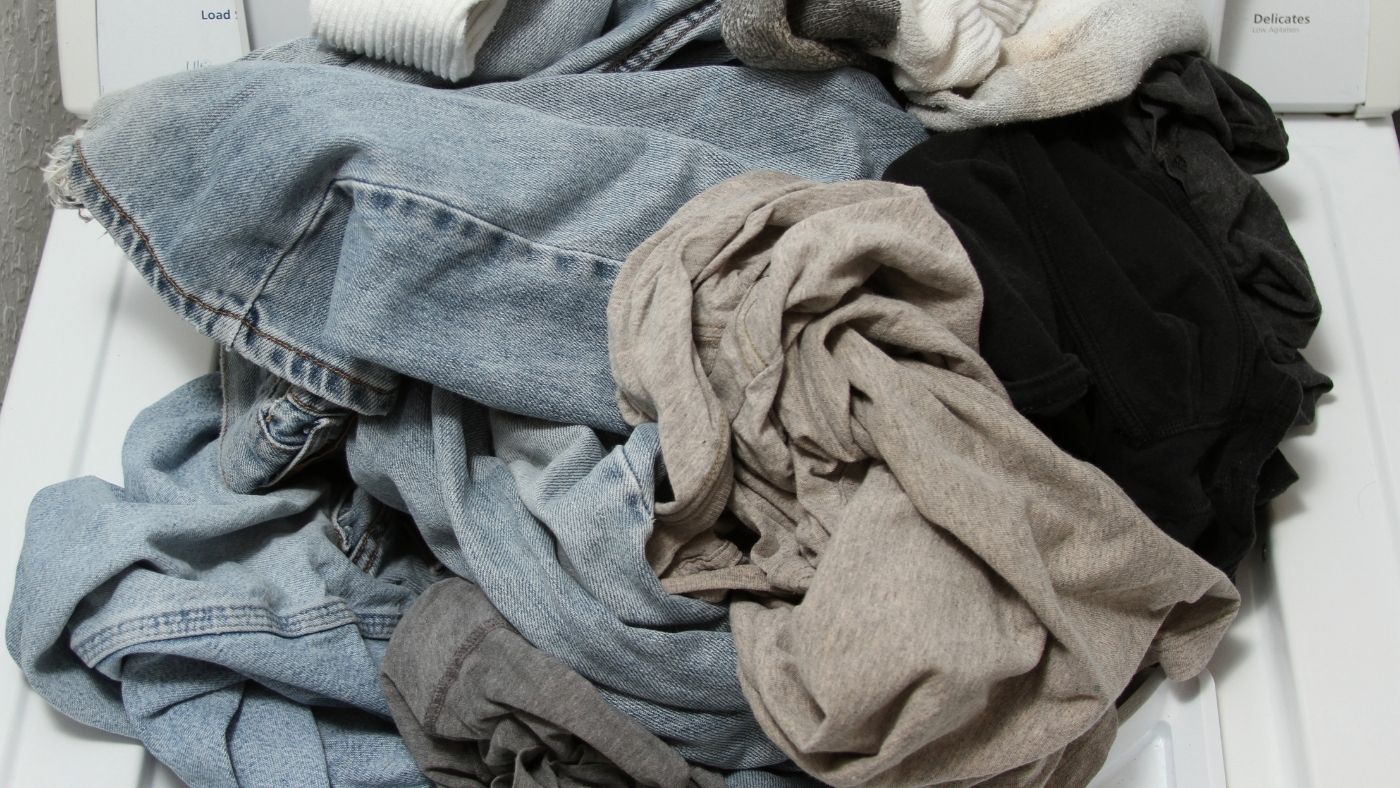 Milyen gyakran kellene mosnunk valójában a ruháinkat?