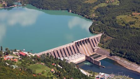 „Víz akkumulátor” segíti a megújuló energiaforrásokat Svájcban