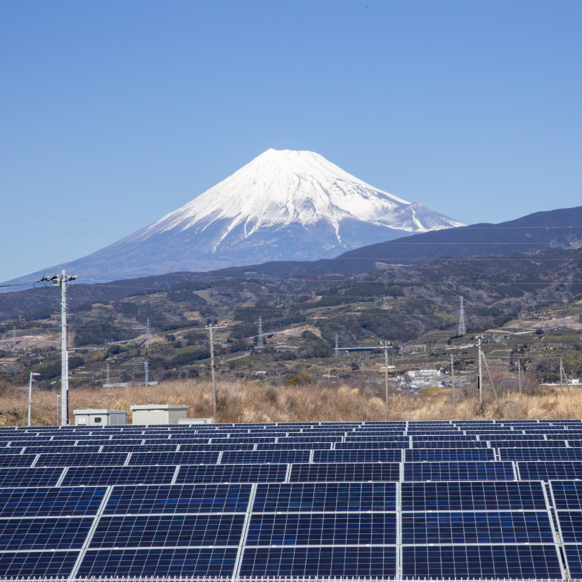 Japánban kötelezővé tennék a napelemeket