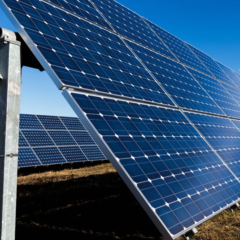 Követi a Napot az új paksi napelempark