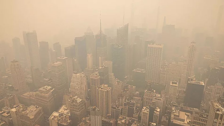 New Yorkot is ellepte a kanadai erdőtüzek füstje