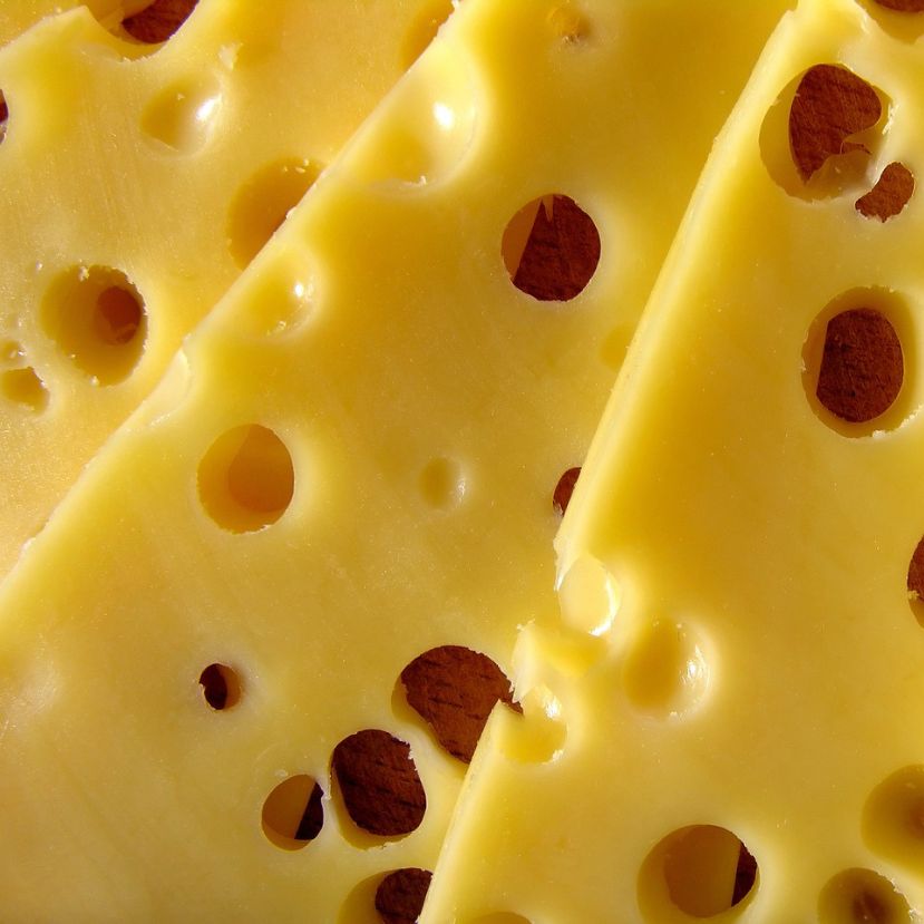 Miért lyukas a sajt?
