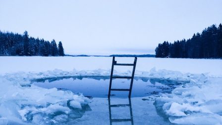 A hideg vízben való úszás mérsékelheti a menopauzás tüneteket