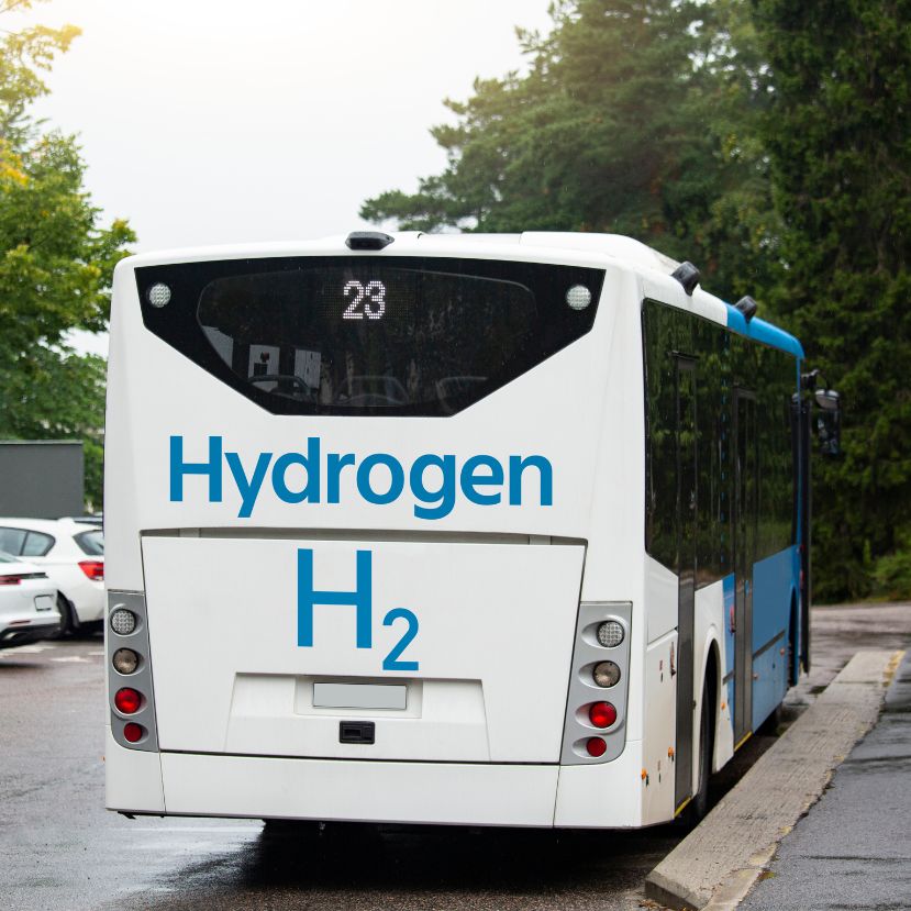 4 hidrogén- és 11 elektromos hajtású autóbuszra érkezett pályázat a HUMDA-hoz