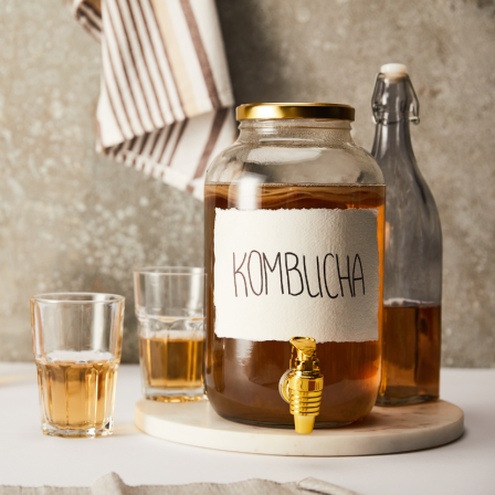 Kombucha – Miért jó, és hogyan készíts fermentált teát?