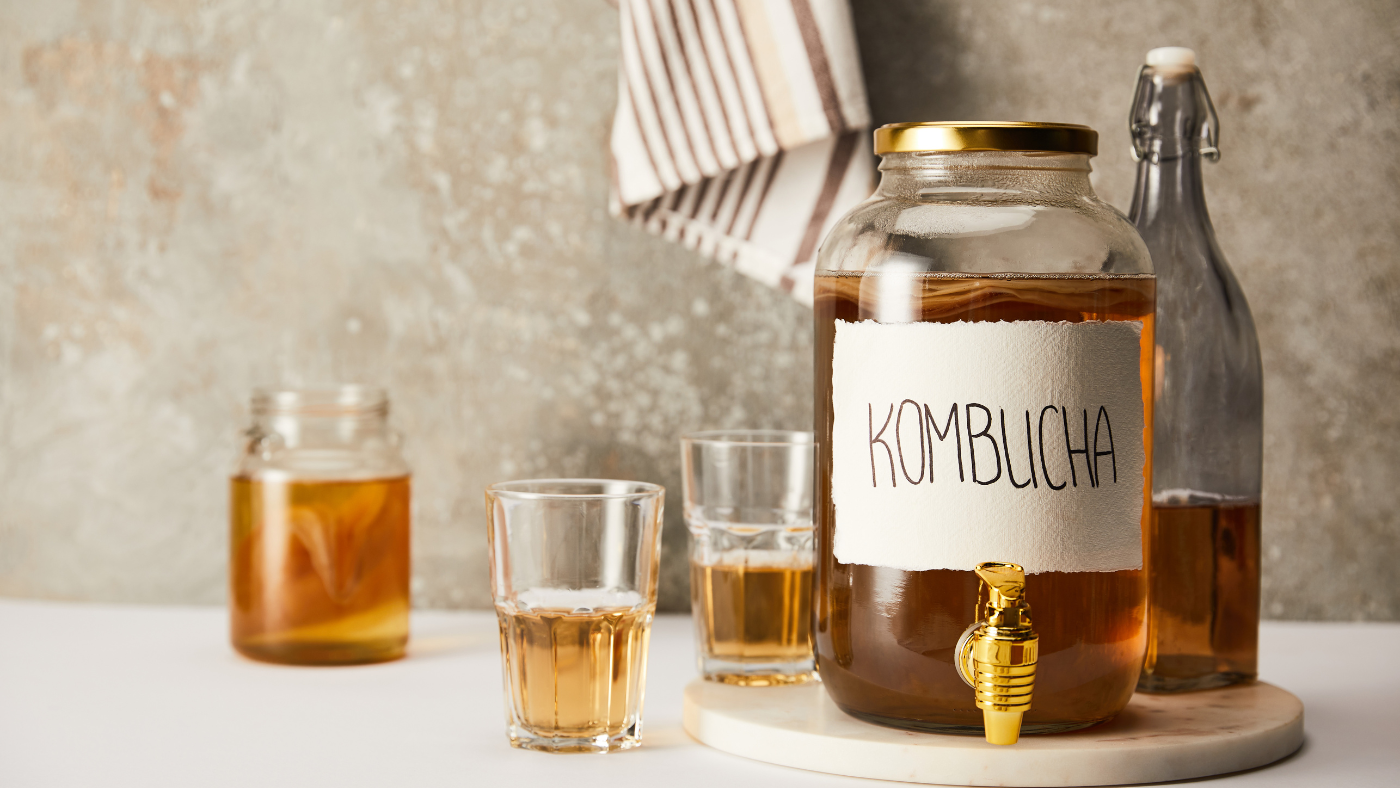 Kombucha – Miért jó, és hogyan készíts fermentált teát?