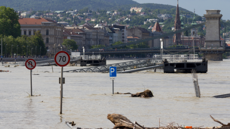 Megérkezett az árvíz a Szigetközbe, Budapesten hétvégére várják a tetőzést