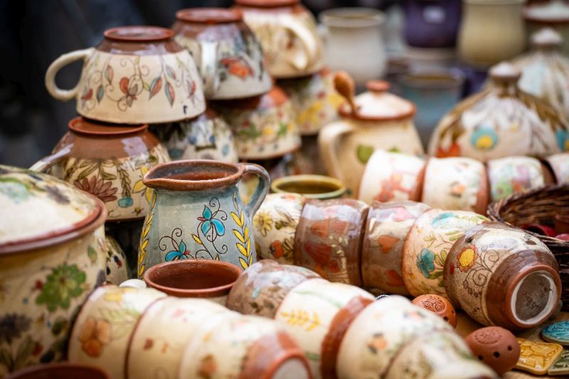 népi csészék, kancsók 