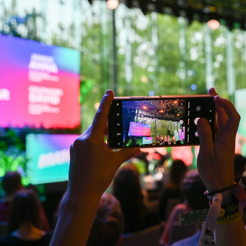 Budapestre érkezik az ember, aki feltámasztotta az óriásfarkast