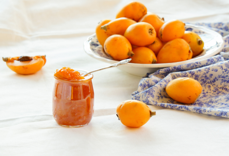 naspolya lekvár és sok naspolya