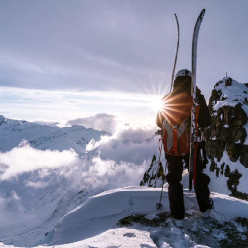 Történelmi felvételeket tesz közzé a NatGeo Jim Morrison Everest-sílesiklásáról