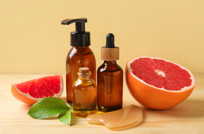 3 üveg, egy cikk grapefruit és félbe vágott grapefruit