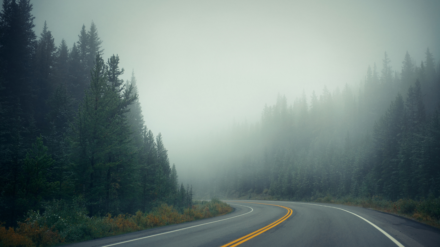 Köd előttünk, köd utánunk – Hogyan közlekedjünk ilyenkor?