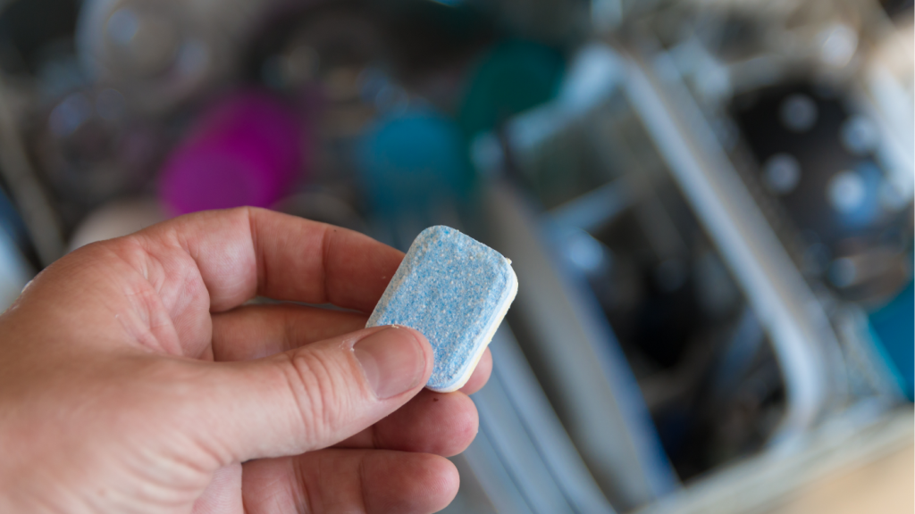 Mosogatógép tabletta látható a képen