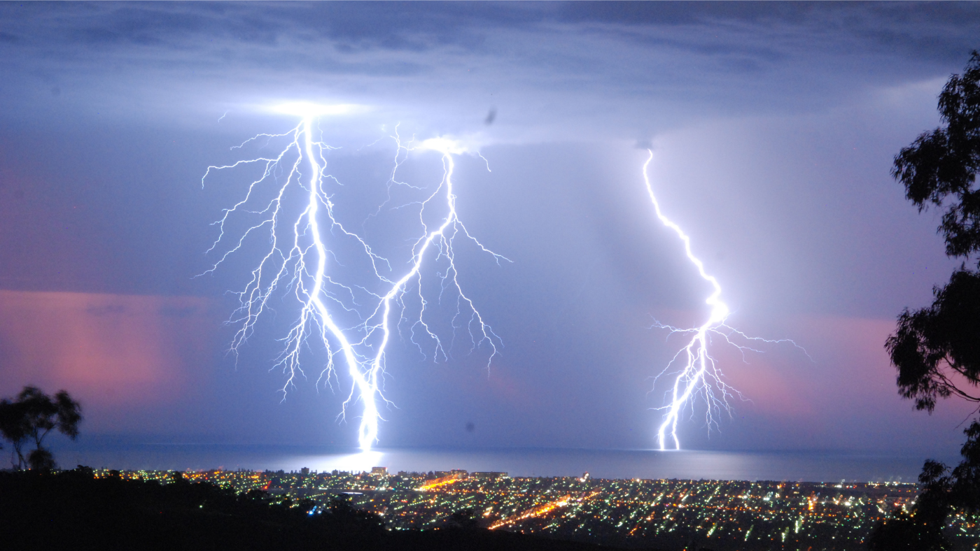 Viharvadászat: honnan tudhatjuk, mi zajlik a felhők felett? – Podcast