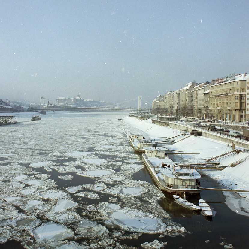 Marad a száraz, hideg idő