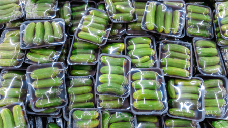 Ehető uborkacsomagolást tesztelnek Svédországban