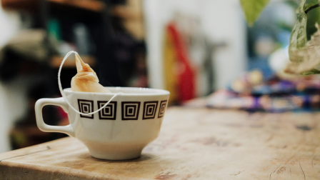 Mikroműanyag a teánkban: Hogyan kerül bele, és hogy kerüljük el?