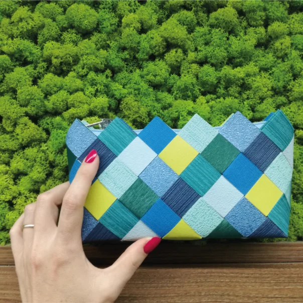 Egy kupac hulladékból divattáska – Puskás Kriszta és az Infinity Paper Design