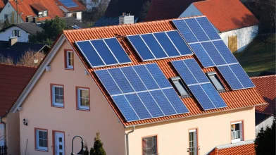 Egymást erősíti az elektromos autók és a napenergia terjedése