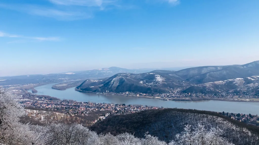 Dunakanyar hegyek falu