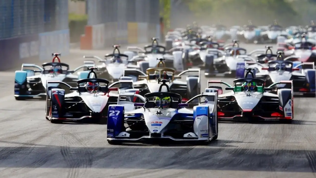 Benzingőz és amperszag: az autó- és motorsport jövője (FRISSÍTVE)