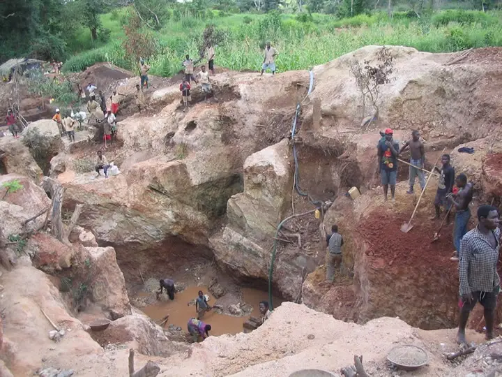 koltán bánya Afrikában