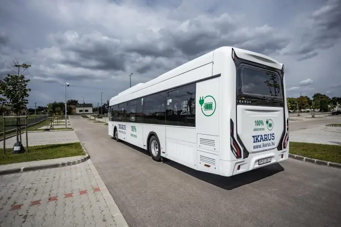 ikarus 120 e