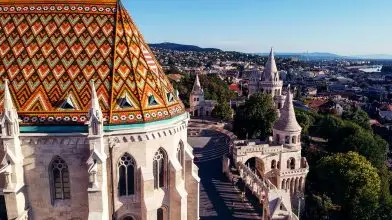 Javában készül Budapest a kánikulára