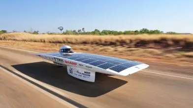 Milyen autó lehet zöldebb az elektromos autónál? A napelemes!