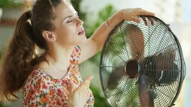 Az energiadrágulás és a hőség elhozta a nyakba akasztható légkondik idejét