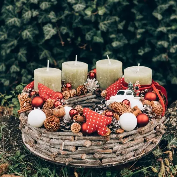 Előkészületek a várakozásra – Az adventi koszorú