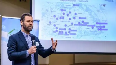 „Meg kell mutatni, hogy az iskolások mit tudnak valójában tenni” – Interjú