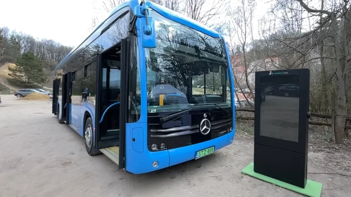 Zöld buszok segítik több mint százezer ember közlekedését (X)