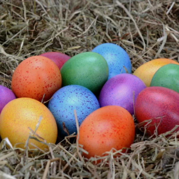 Ezt olvasd el, mielőtt hozzálátnál a tojásfestéshez!