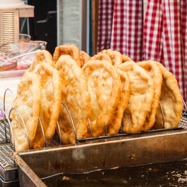 A magyar pizza, amelyet a második világháború formált ilyenné